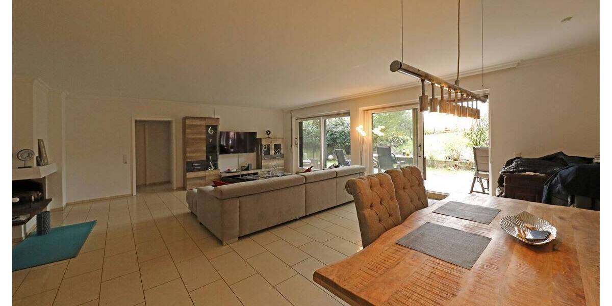 Etagenwohnung Düsseldorf Ludenberg - 3 Zimmer, 150 m&sup2;, 599.000&euro; | Angebot:25778443