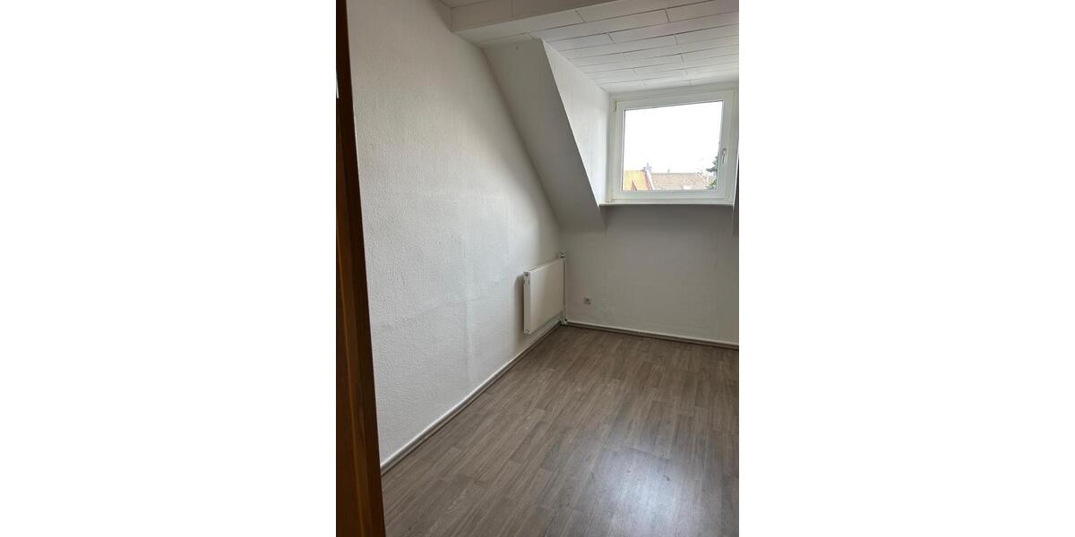 Dachgeschoßwohnung Bochum Höntrop - 3 Zimmer, 52 m&sup2;, 400&euro; | Angebot:26609186