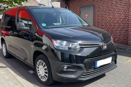 Toyota Proace City 40.148 km 17.900 &euro; Düsseldorf 40221