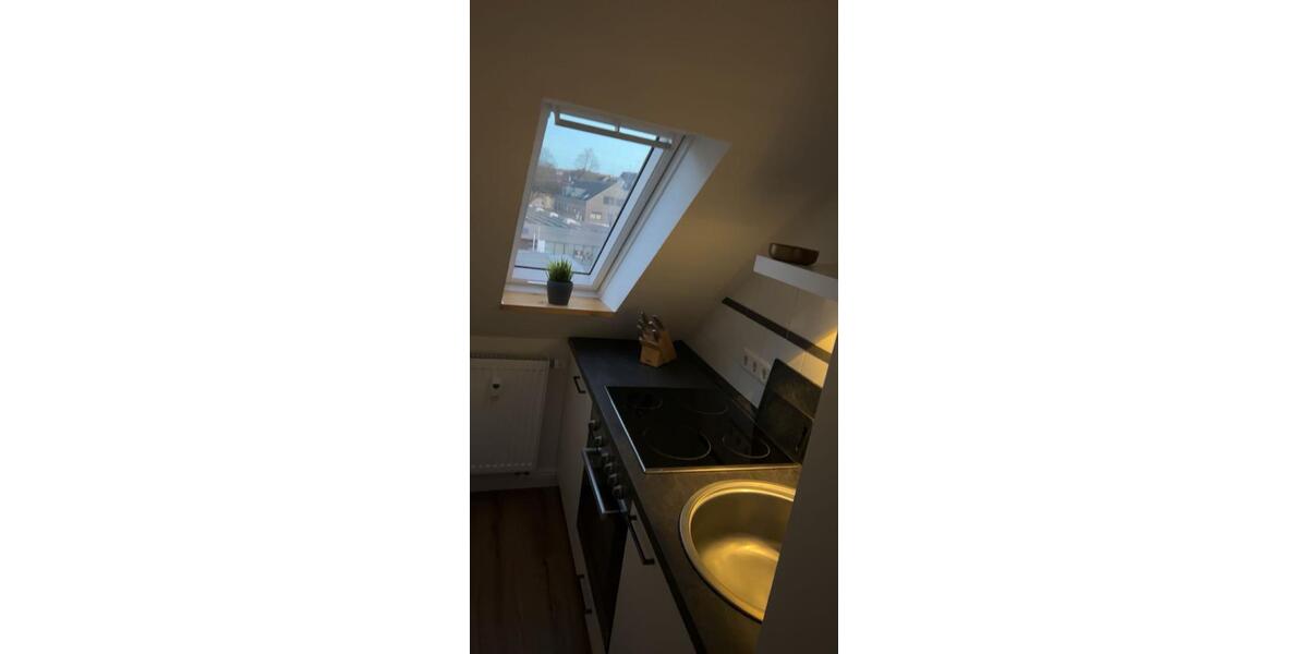 Dachgeschoßwohnung Essen Stadtbezirk III - 1.5 Zimmer, 37 m&sup2;, 510&euro; | Angebot:25815764