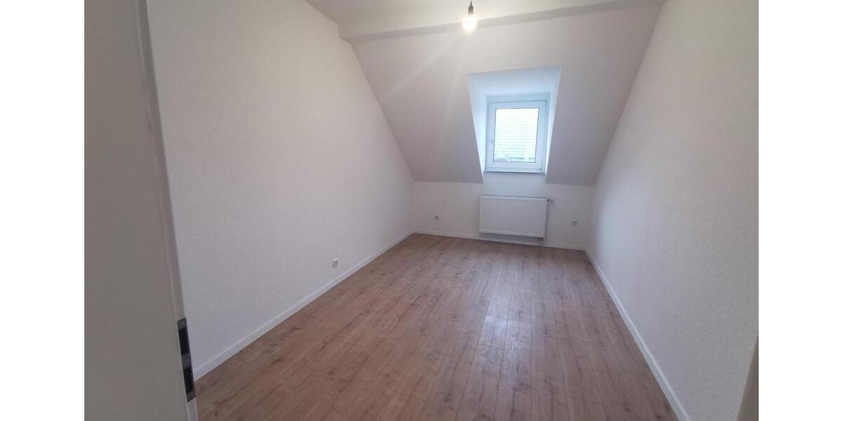 Etagenwohnung Essen Stadtbezirk VII - 4 Zimmer, 110 m&sup2;, 800&euro; | Angebot:26536535