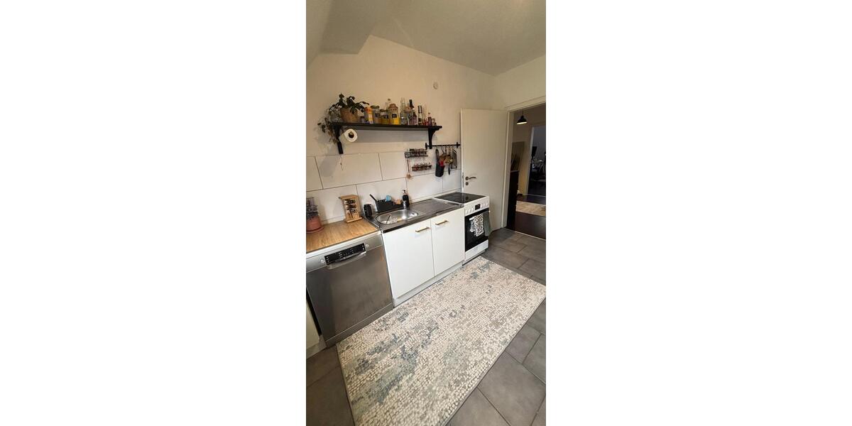 Dachgeschoßwohnung Essen Stadtbezirk II - 3 Zimmer, 65 m&sup2;, 920&euro; | Angebot:26312977