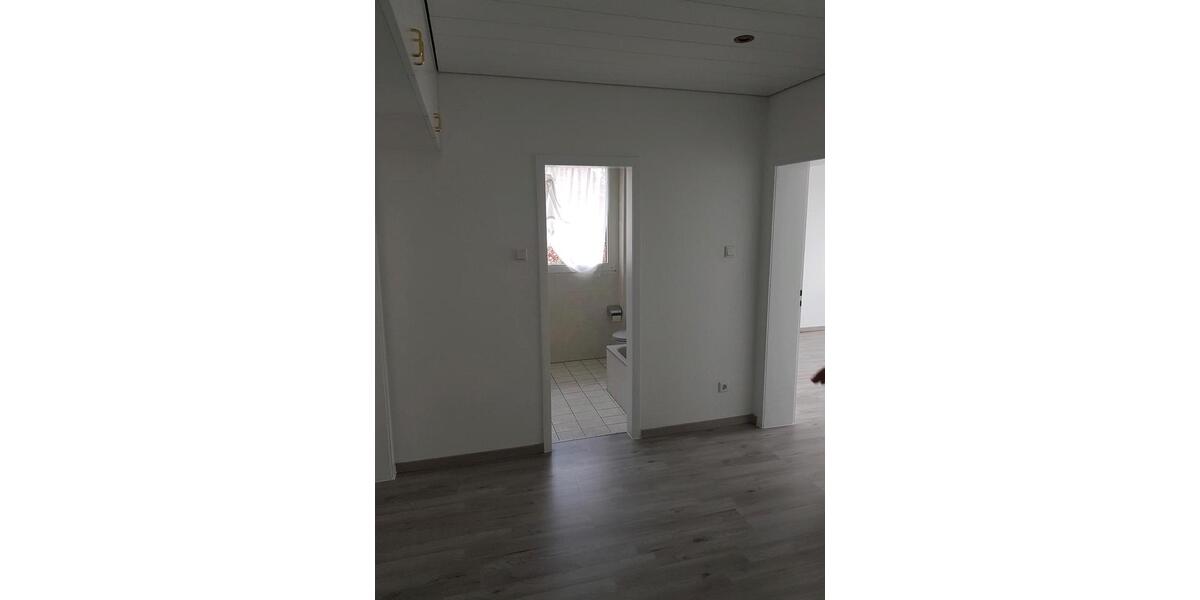 Etagenwohnung Solingen Wald - 3 Zimmer, 83 m&sup2;, 800&euro; | Angebot:25429103