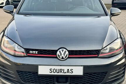 VW Golf 160.000 km 12.990 &euro; Düsseldorf 40599