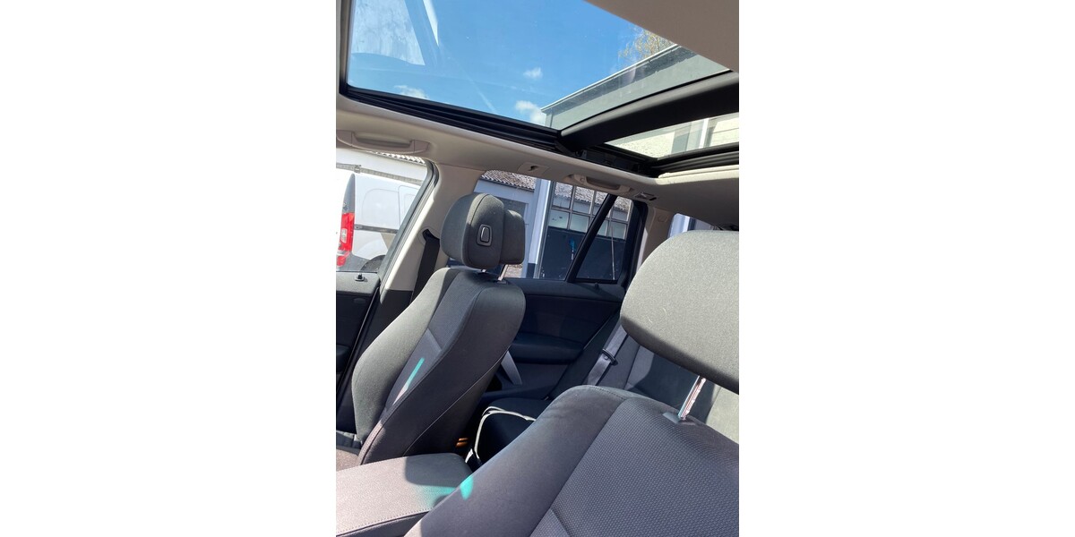 BMW X3 xDrive20d Aut/PANORAMA.SPORTSITZE:18-ZOLL.P 223.000 km 3.000 &euro; Hilden 40721