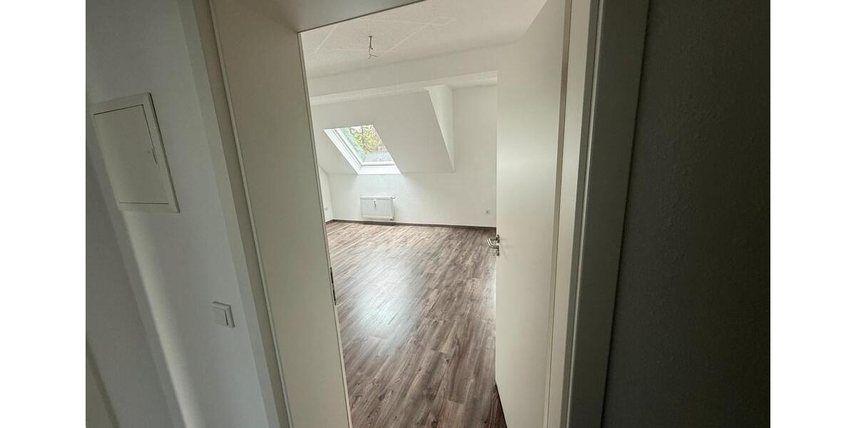 Dachgeschoßwohnung Remscheid Gemarkung Bergisch Born - 2 Zimmer, 75 m&sup2;, 600&euro; | Angebot:26515545