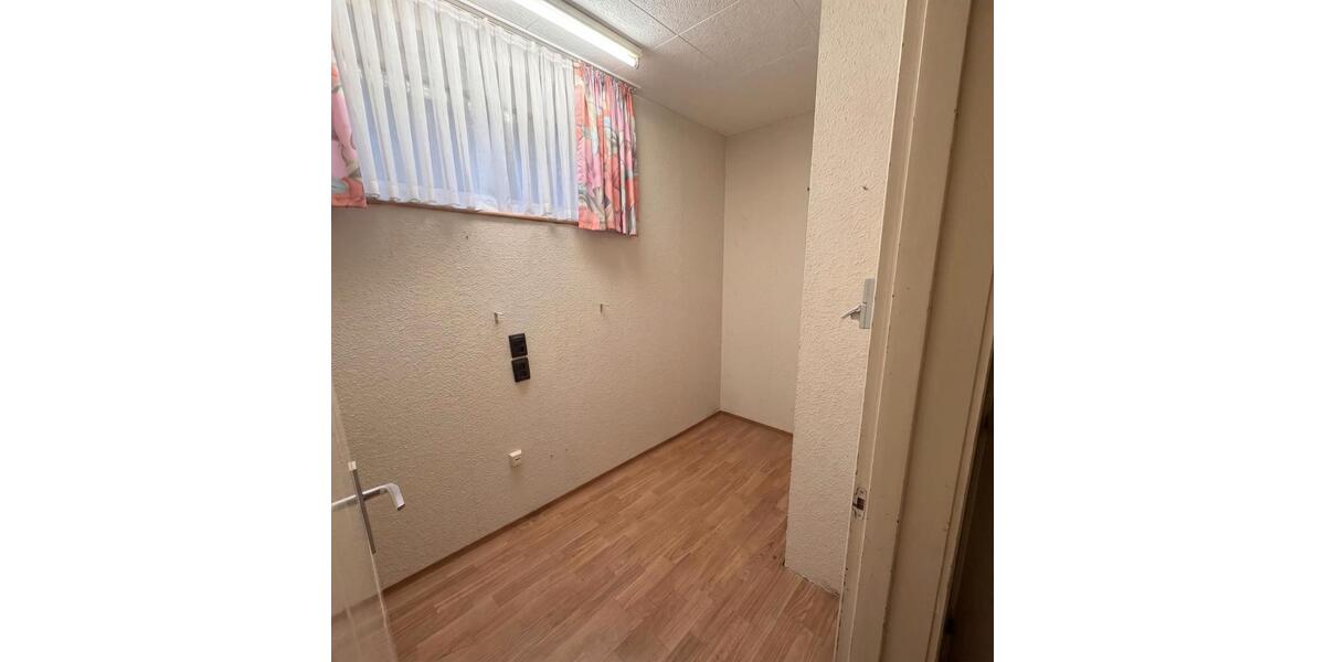 Reihenhaus Ennepetal - 4 Zimmer, 121 m&sup2;, 270.000&euro; | Angebot:27301314