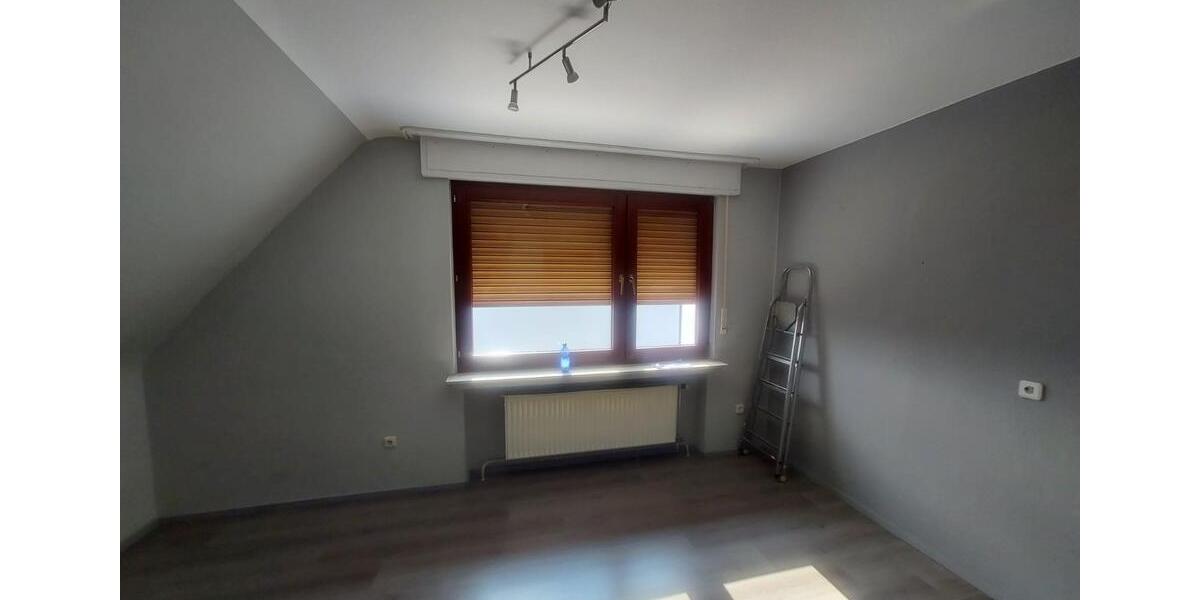 Dachgeschoßwohnung Hattingen Blankenstein - 4 Zimmer, 82 m&sup2;, 590&euro; | Angebot:24391226