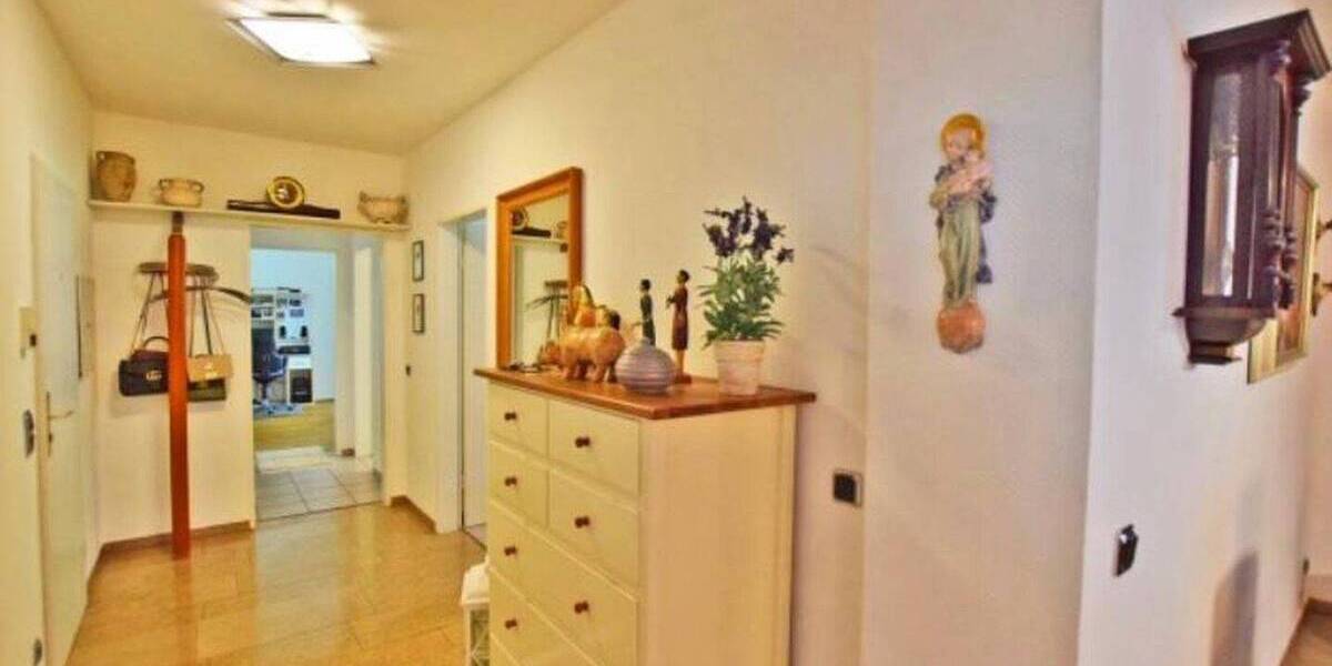 Etagenwohnung Essen Schuir - 2 Zimmer, 95 m&sup2;, 1.100&euro; | Angebot:26228920