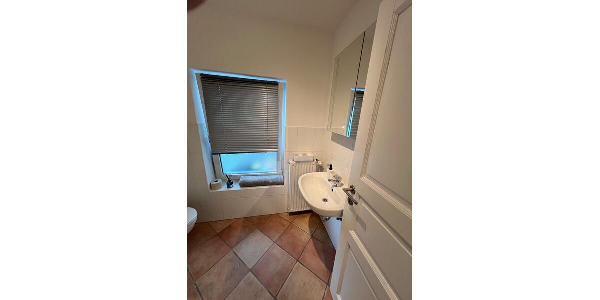 Etagenwohnung Düsseldorf Stadtbezirk 8 - 1 Zimmer, 38 m&sup2;, 900&euro; | Angebot:24191118