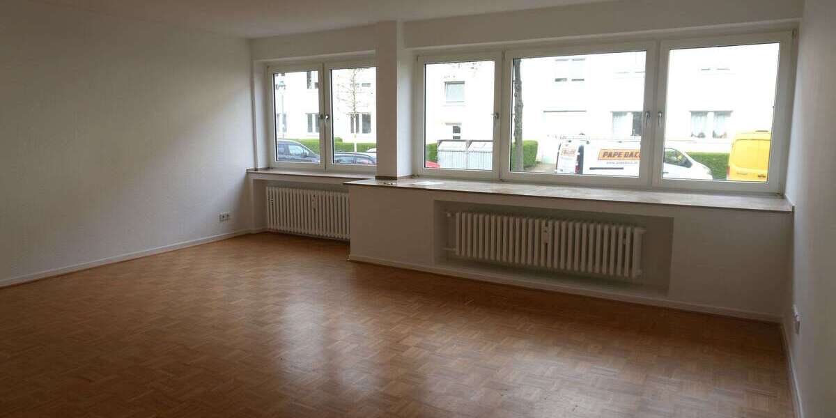 Etagenwohnung Düsseldorf Eller - 3 Zimmer, 96 m&sup2;, 990&euro; | Angebot:25972709