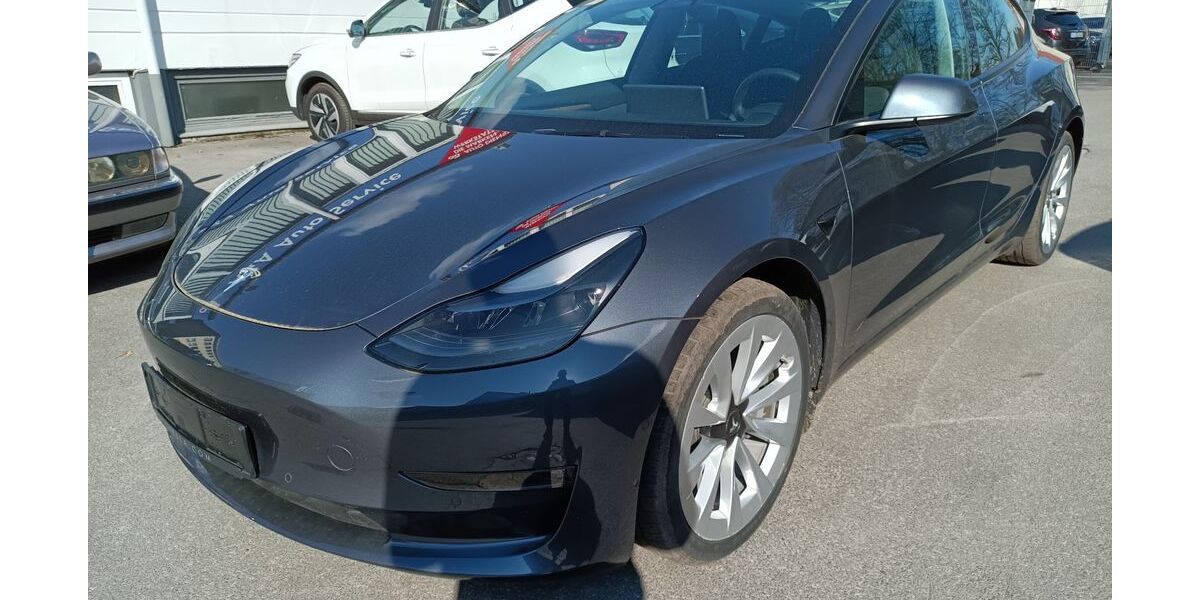 Tesla Model 3 56.130 km 29.999 &euro; Wuppertal 42281