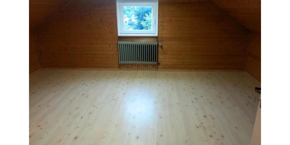 Maisonettenwohnung Solingen - 5 Zimmer, 125 m&sup2;, 1.200&euro; | Angebot:25395111