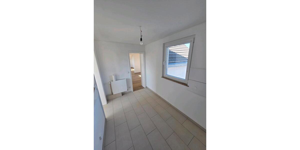 Etagenwohnung Solingen Mitte - 3 Zimmer, 70 m&sup2;, 680&euro; | Angebot:25933003