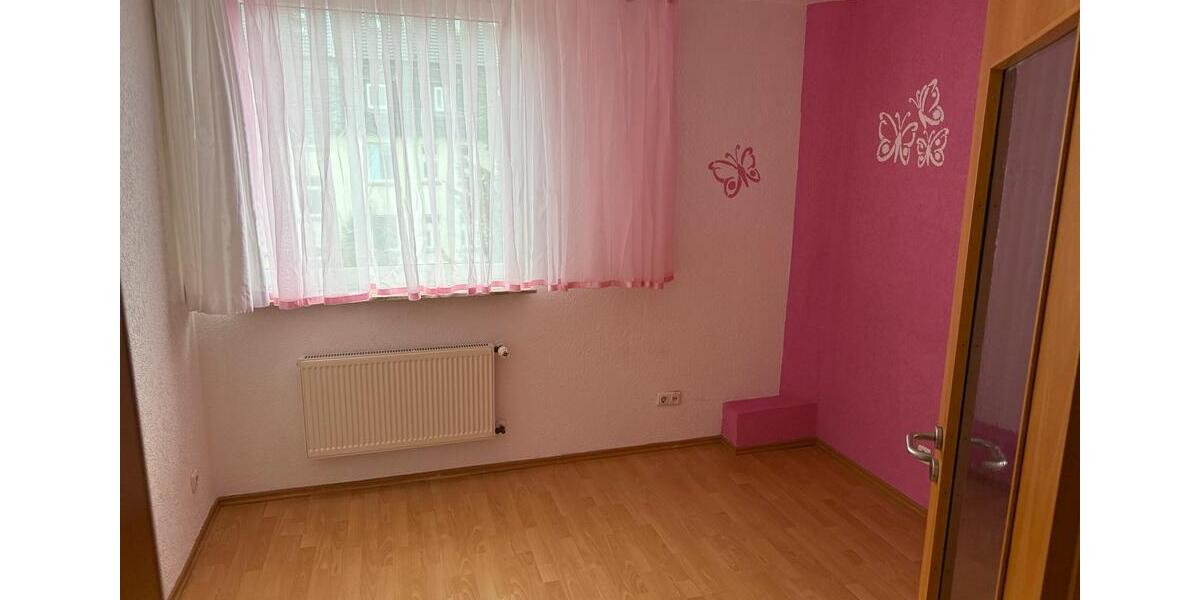 Dachgeschoßwohnung Essen Stadtbezirk IV - 4 Zimmer, 82 m&sup2;, 920&euro; | Angebot:25208263