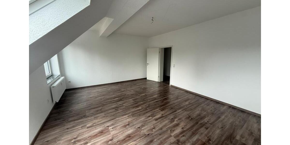 Dachgeschoßwohnung Remscheid Gemarkung Bergisch Born - 2 Zimmer, 75 m&sup2;, 600&euro; | Angebot:26515545