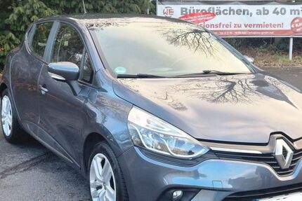 Renault Clio 66.300 km 6.999 &euro; Düsseldorf 40233