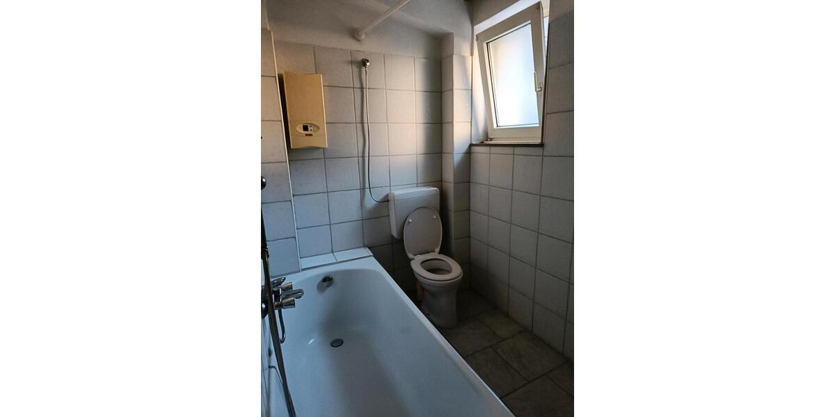 Erdgeschoßwohnung Solingen Mitte - 1 Zimmer, 45 m&sup2;, 600&euro; | Angebot:26327004