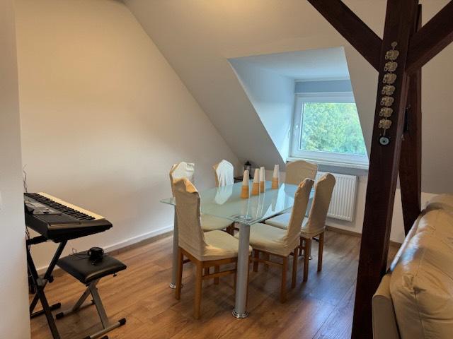 Dachgeschoßwohnung Essen Stadtbezirk IV - 2.5 Zimmer, 60 m&sup2;, 770&euro; | Angebot:25454206