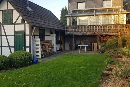 Haus Wipperfürth - 6 Zimmer, 270 m&sup2;, 325.000&euro; | Angebot:25861033