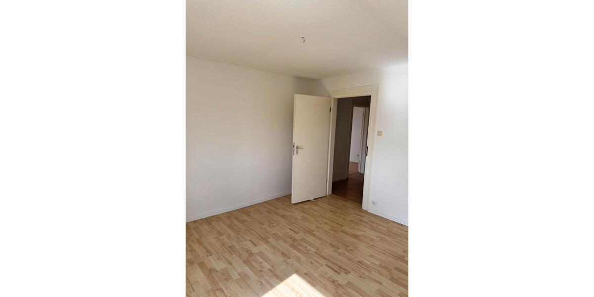 Dachgeschoßwohnung Hattingen - 3 Zimmer, 61 m&sup2;, 385&euro; | Angebot:26612580