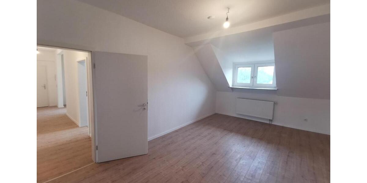 Etagenwohnung Essen Stadtbezirk VII - 4 Zimmer, 110 m&sup2;, 800&euro; | Angebot:26536535