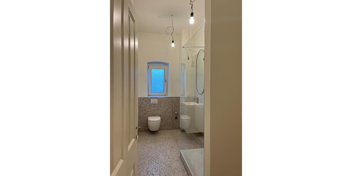 Etagenwohnung Düsseldorf Pempelfort - 2 Zimmer, 76 m&sup2;, 1.350&euro; | Angebot:26640722