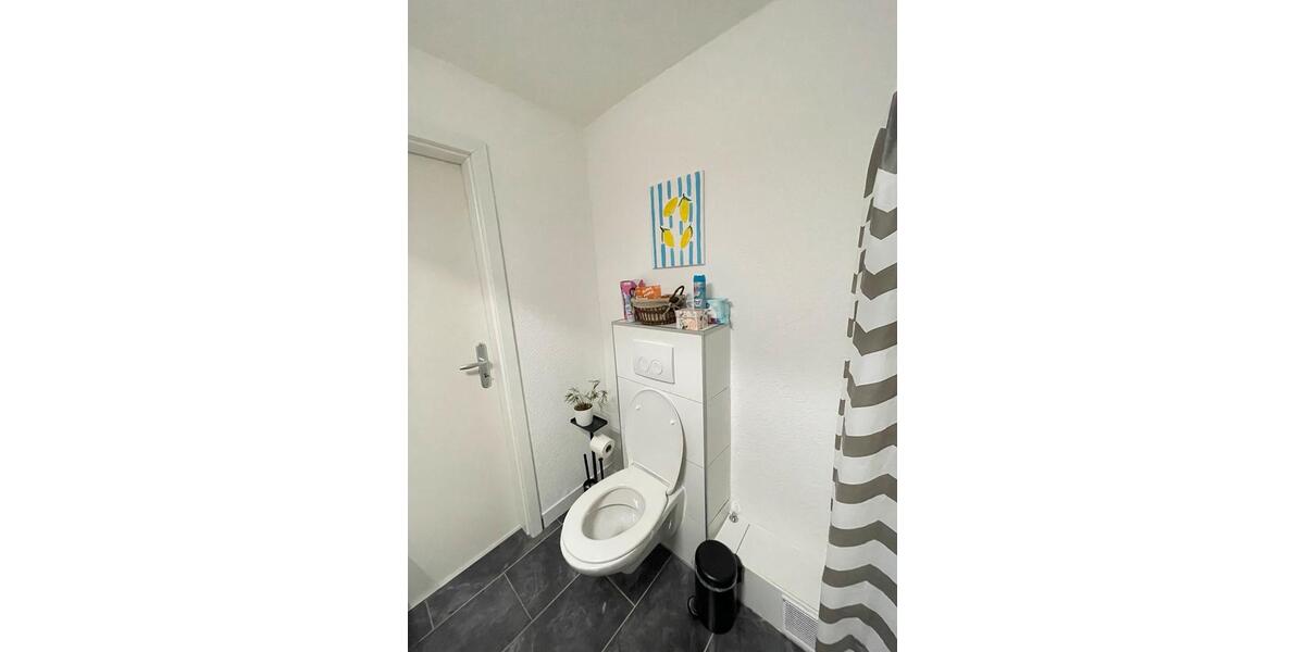 Etagenwohnung Düsseldorf Stadtmitte - 18 Zimmer, 70 m&sup2;, 600&euro; | Angebot:26602713