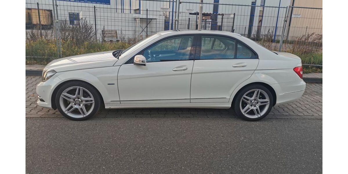 Mercedes-Benz C 180 198.000 km 8.900 &euro; Langenfeld 40764
