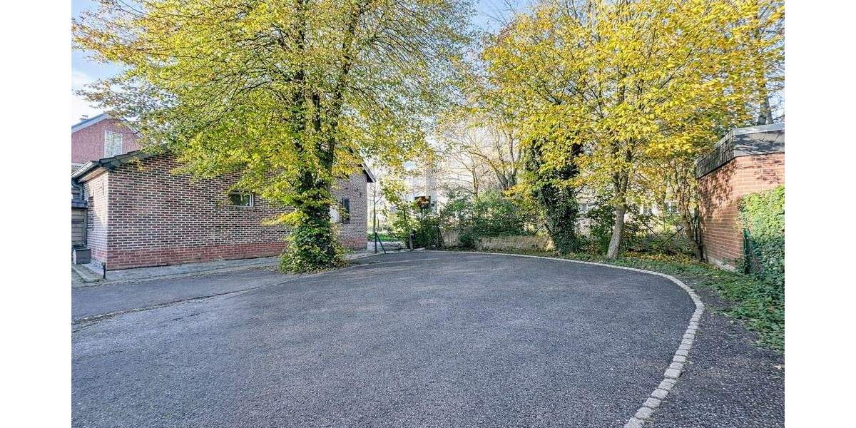 Einfamilienhaus Düsseldorf Garath - 8 Zimmer, 241 m&sup2;, 599.000&euro; | Angebot:25683480