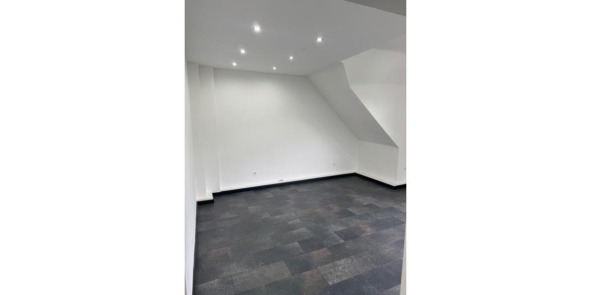 Etagenwohnung Velbert Velbert-Mitte - 2 Zimmer, 95 m&sup2;, 850&euro; | Angebot:26566401