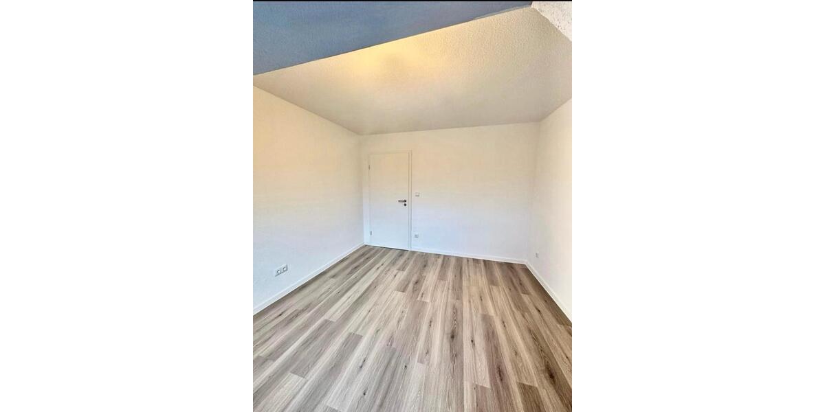 Dachgeschoßwohnung Hilden Kalstert - 3.5 Zimmer, 90 m&sup2;, 949&euro; | Angebot:25960286