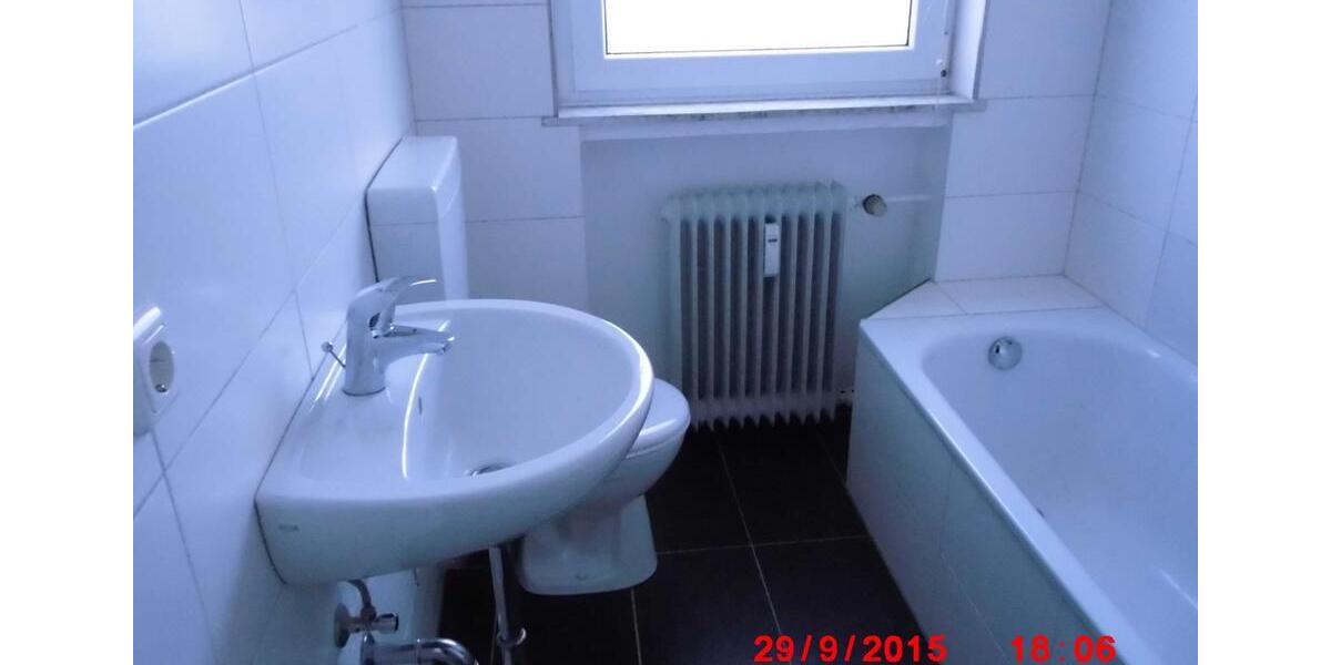 Etagenwohnung Wermelskirchen - 3 Zimmer, 81 m&sup2;, 700&euro; | Angebot:25903116