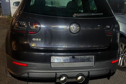 VW Golf 151.000 km 6.800 &euro; Solingen 42699