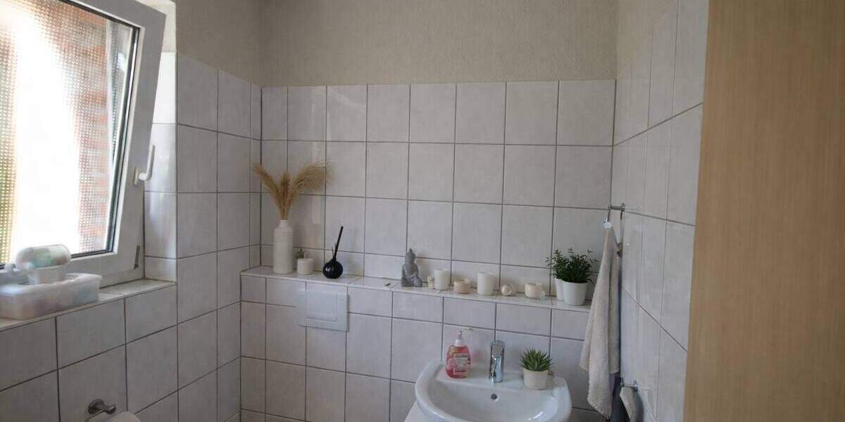 Doppelhaushälfte Solingen Solingen-Mitte - 5 Zimmer, 147 m&sup2;, 450.000&euro; | Angebot:25689680