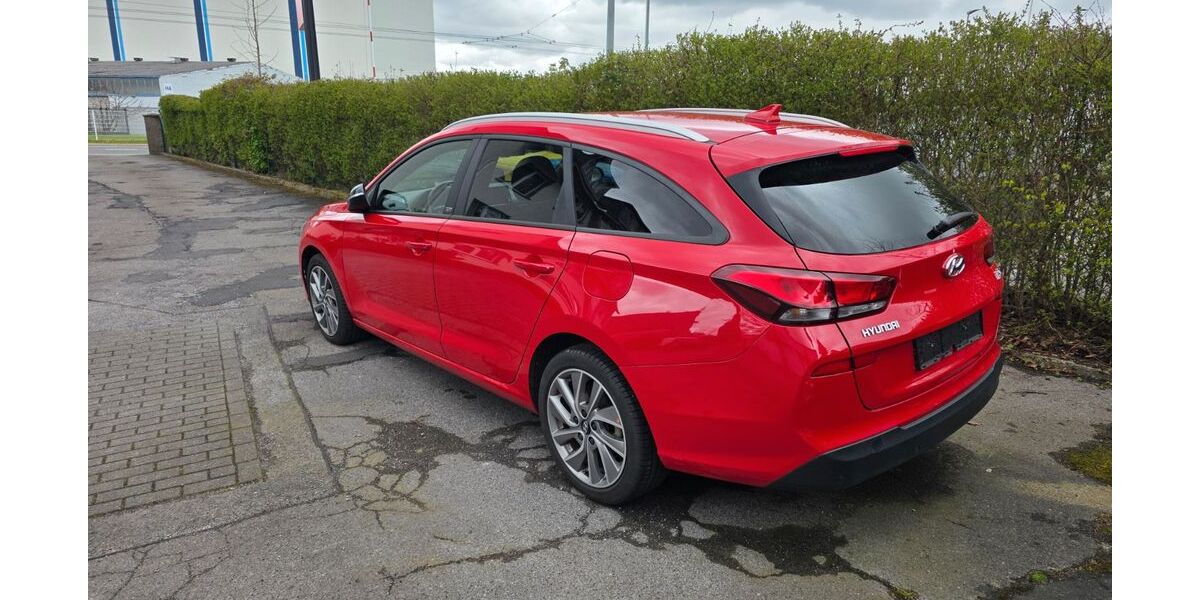 Hyundai i30 136.582 km 11.999 &euro; Solingen 42699