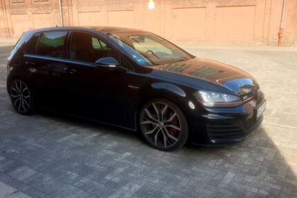 VW Golf 153.000 km 11.500 &euro; Essen 45307