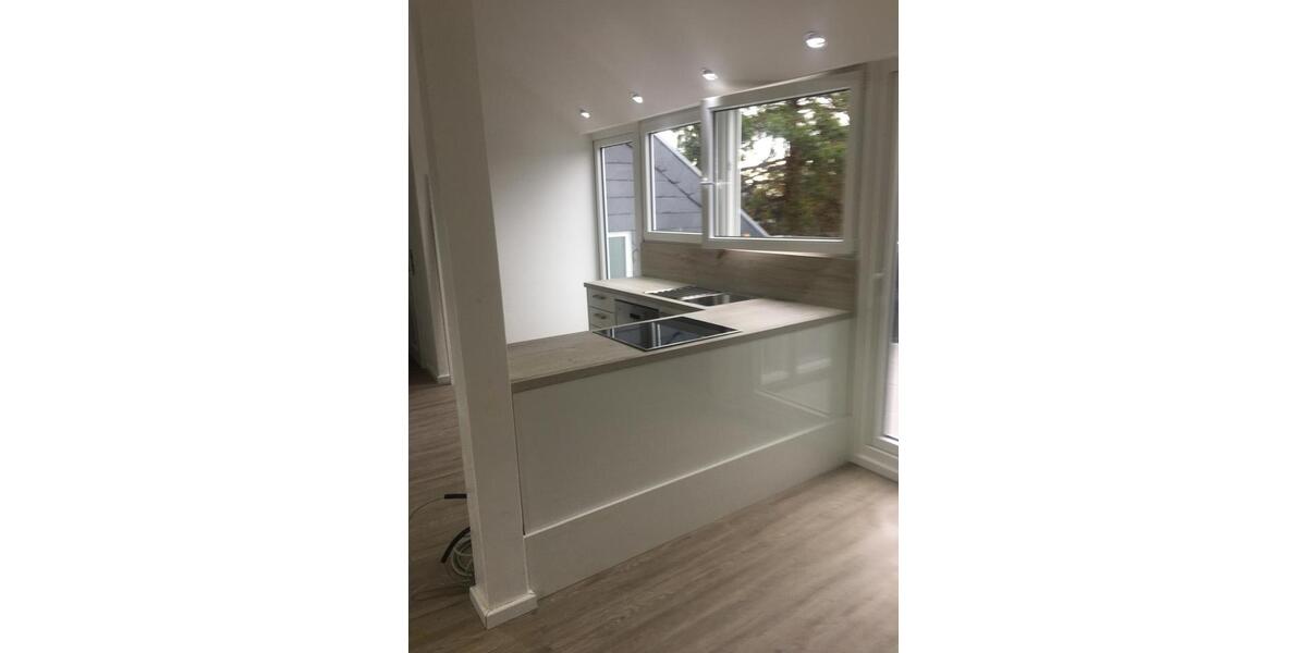 Dachgeschoßwohnung Ratingen - 4 Zimmer, 110 m&sup2;, 1.200&euro; | Angebot:25992722