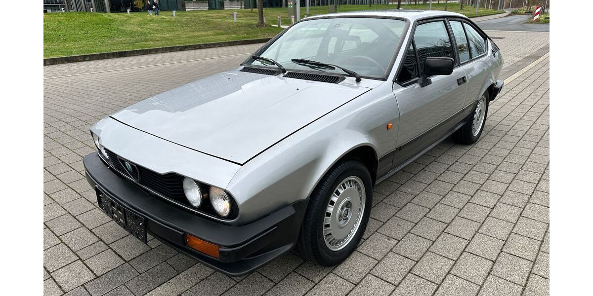 Alfa Romeo GTV 131.718 km 14.000 &euro; Essen 45131