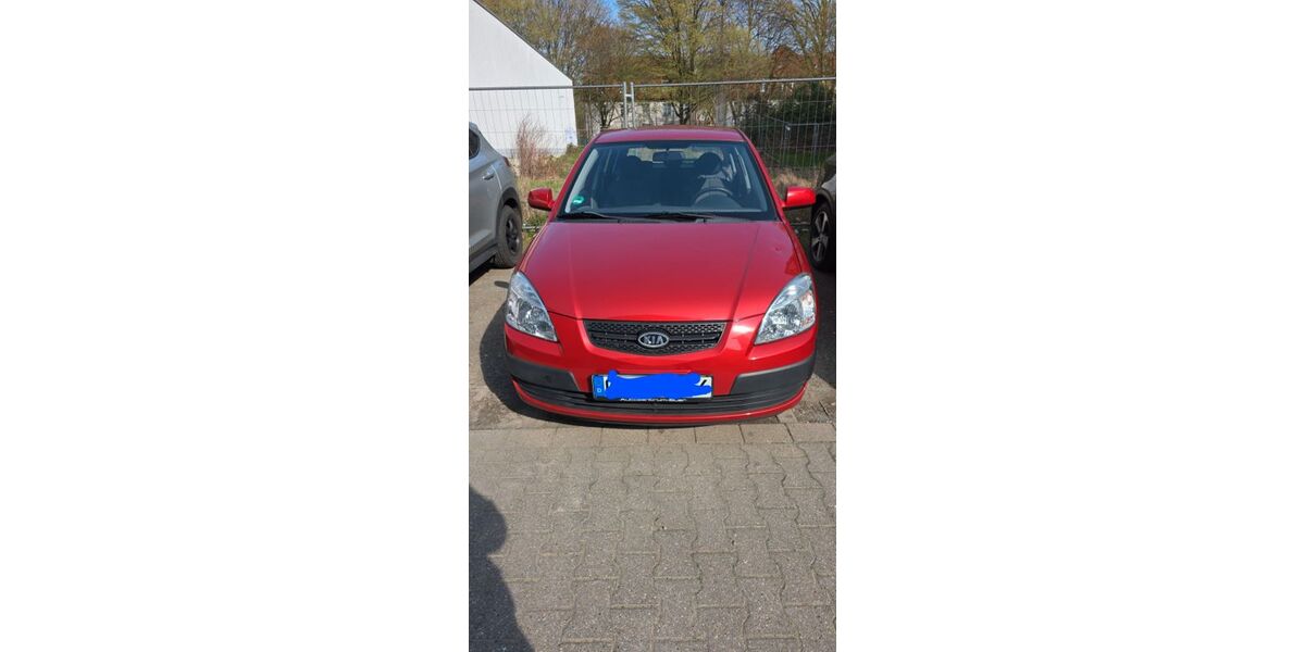 Kia Rio 98.000 km 3.200 &euro; Gelsenkirchen 45888
