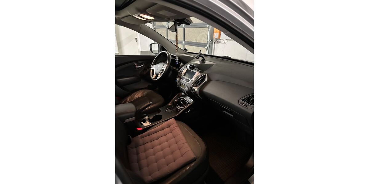 Hyundai ix35 111.000 km 10.950 &euro; Düsseldorf 40237