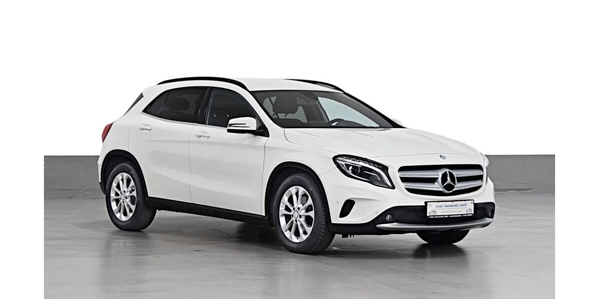 Mercedes-Benz GLA 180 128.034 km 17.400 &euro; Düsseldorf 40597