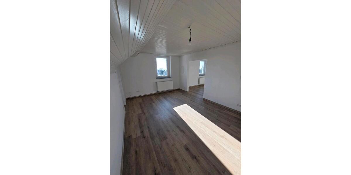 Etagenwohnung Solingen Mitte - 3 Zimmer, 70 m&sup2;, 680&euro; | Angebot:25933003