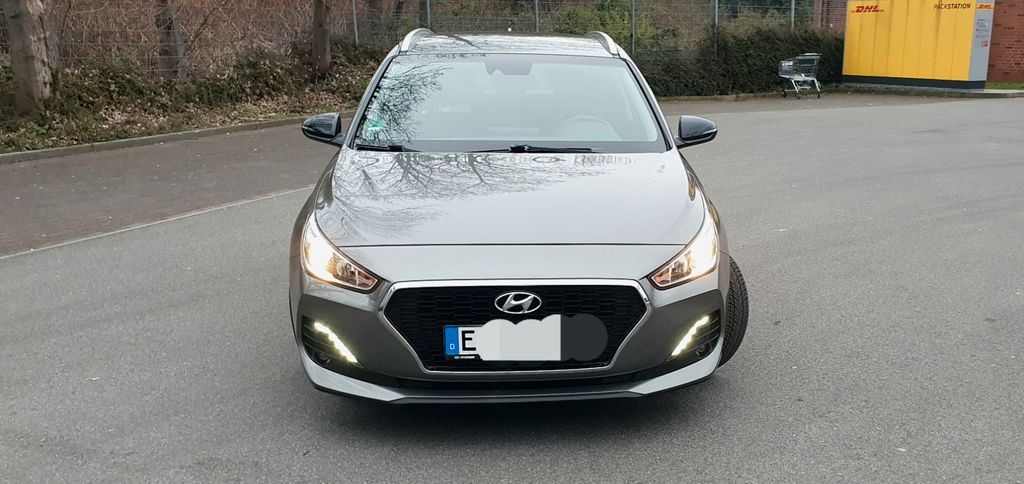 Hyundai i30 83.000 km 12.655 &euro; Essen 45143