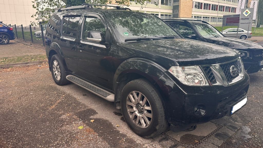 Nissan Pathfinder 250.000 km 8.000 &euro; Essen 45356