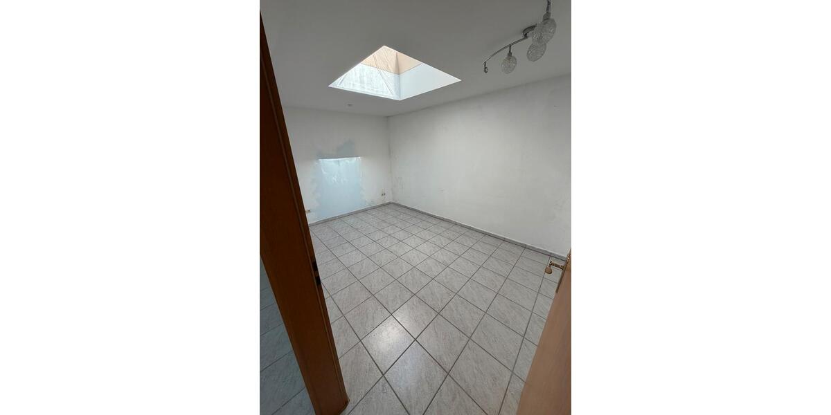 Etagenwohnung Gelsenkirchen Gelsenkirchen-Mitte - 4 Zimmer, 100 m&sup2;, 1.180&euro; | Angebot:26626170