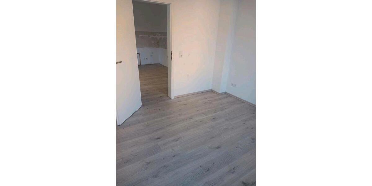 Erdgeschoßwohnung Solingen Ohligs - 4 Zimmer, 85 m&sup2;, 720&euro; | Angebot:25926355