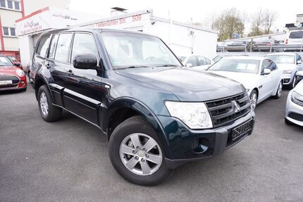 Mitsubishi Pajero 147.000 km 11.990 &euro; Wuppertal 42109