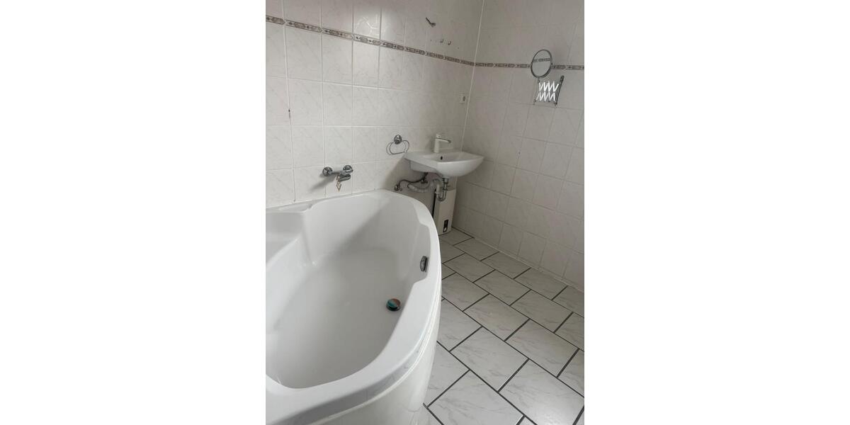 Etagenwohnung Hagen Hohenlimburg - 3 Zimmer, 84 m&sup2;, 850&euro; | Angebot:25875961
