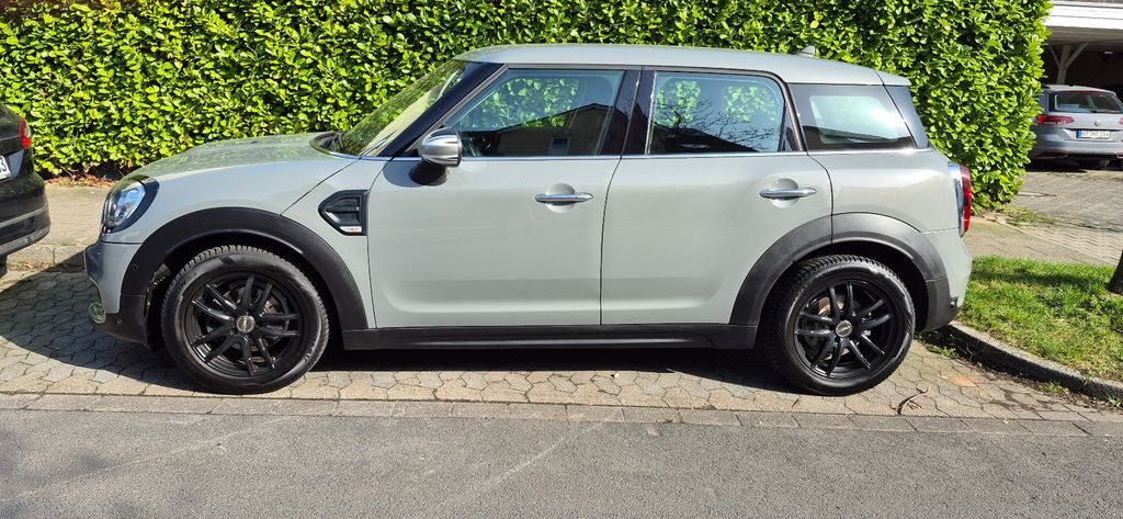 Mini One Countryman 52.891 km 18.900 &euro; Düsseldorf 40489